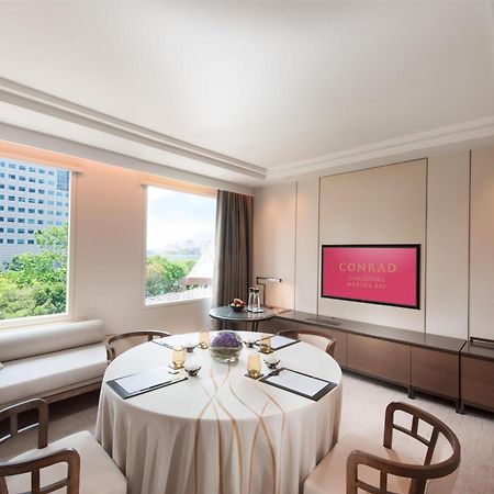 Conrad Singapore Marina Bay Exterior photo